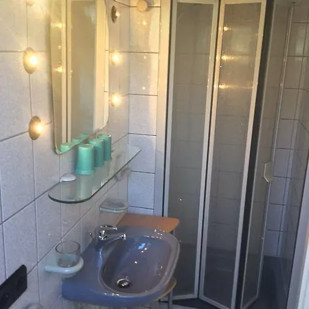 Gaestehaus Kaiser Lägenhet *